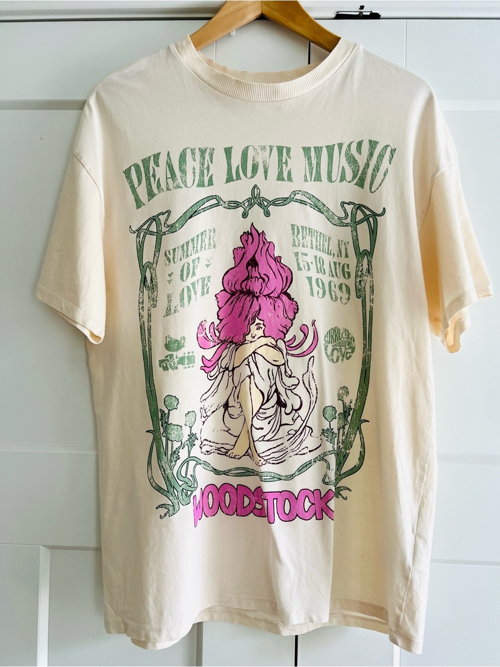H&M Woodstock Oversized Tee Peace Love Music Graphic Cream Hippie Festival